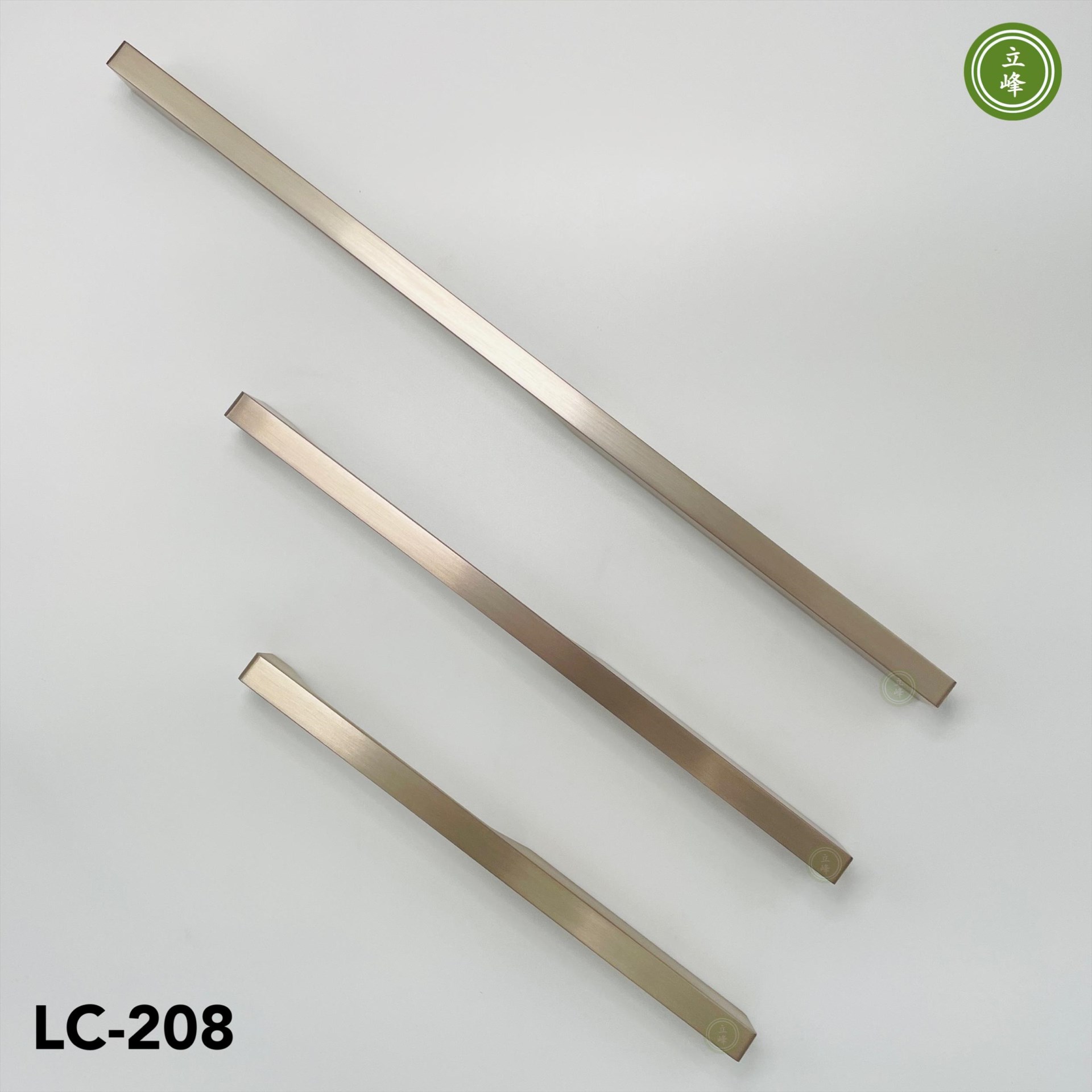 LC-208 霧銀色