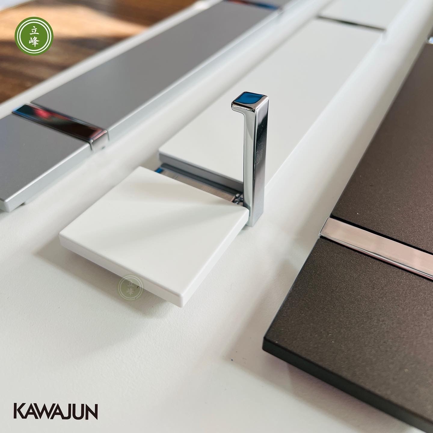 KAWAJUN AC-822 鐵灰+亮鉻三掛勾