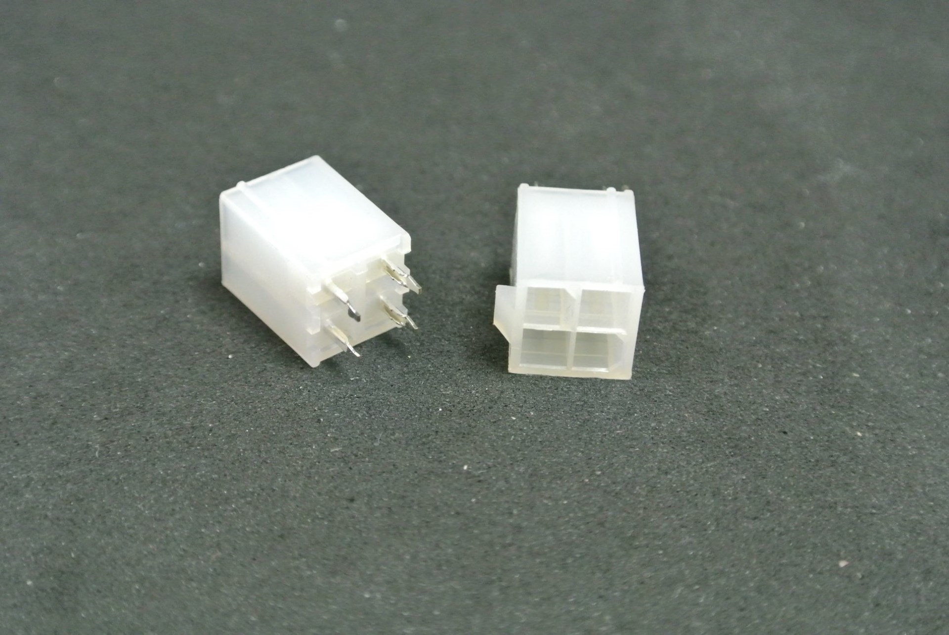 ATX 2X2P 插板式 180°  4.2mm