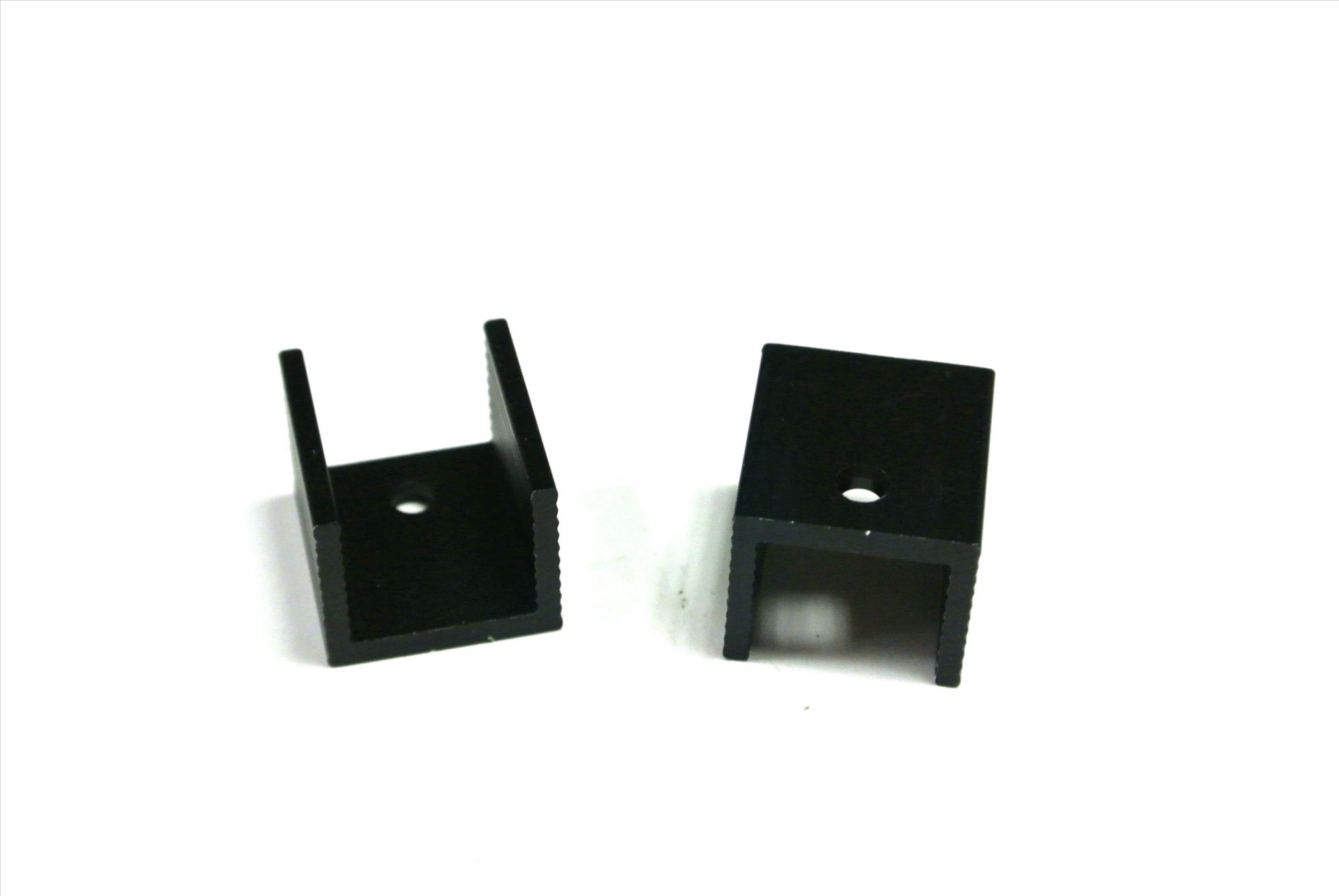 散熱片 小U 有紋 黑色 邊孔 20mm*18mm*15mm
