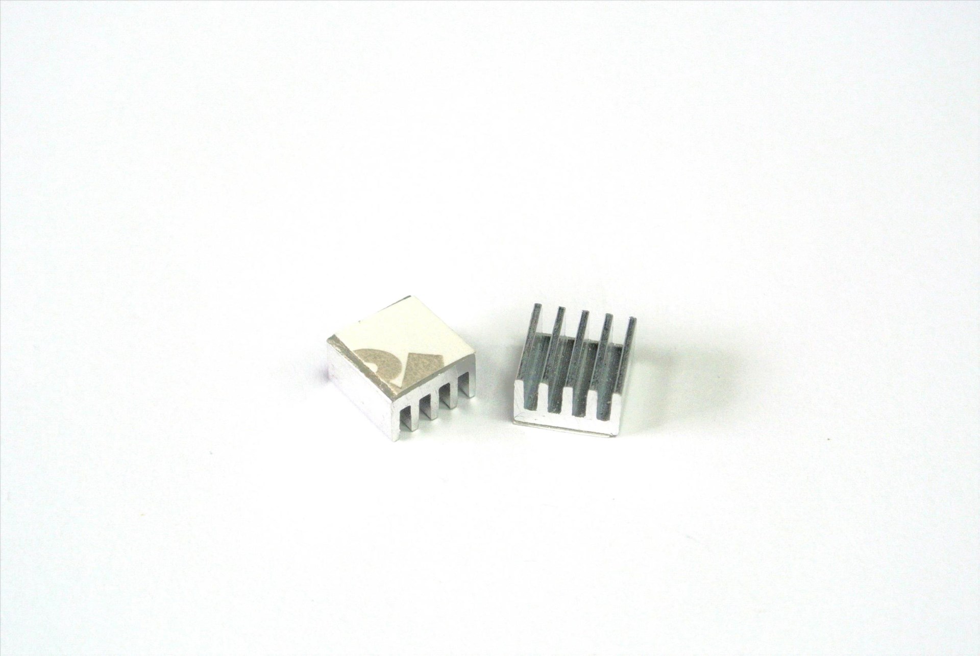 散熱片 14mmX14mm  1包2入