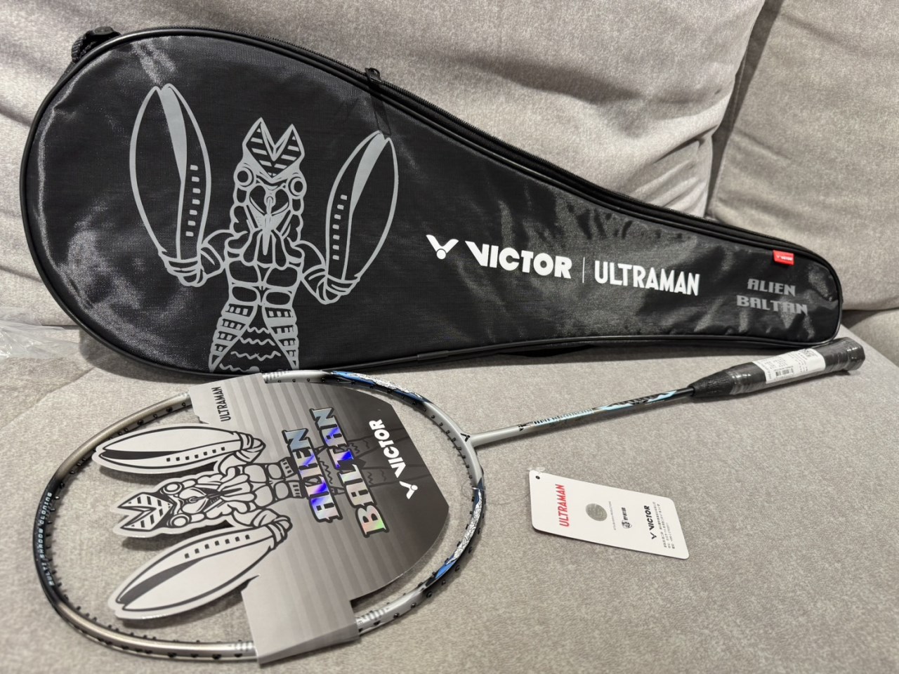 4UG5【VICTOR】{超人力霸王(奧特曼)聯名} 巴爾坦星人款 羽球拍 ARS-ALIEN BALTAN鹹蛋超人