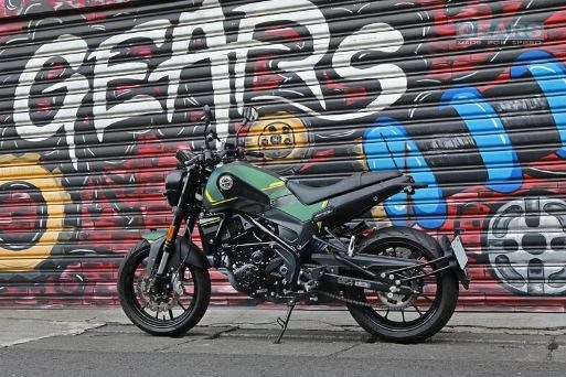 BENELLI Leoncino250 (22) H2P 後避震器