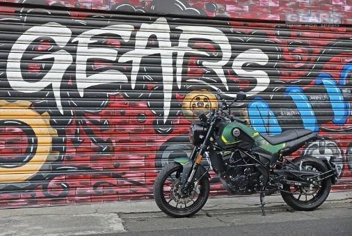 BENELLI Leoncino250 (22) H2P 後避震器