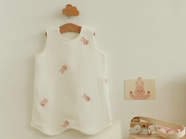 刺繡小熊 嬰幼兒包屁衣 連衣背心 居家背心