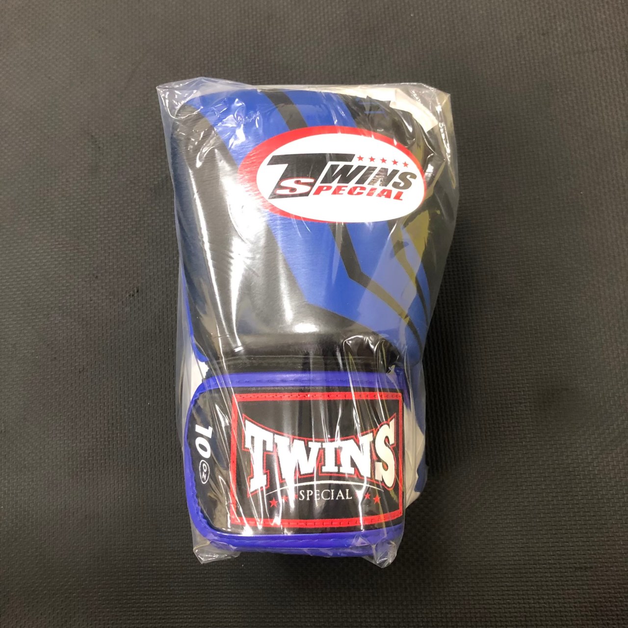 泰國 TWINS 真皮 拳套 10 OZ