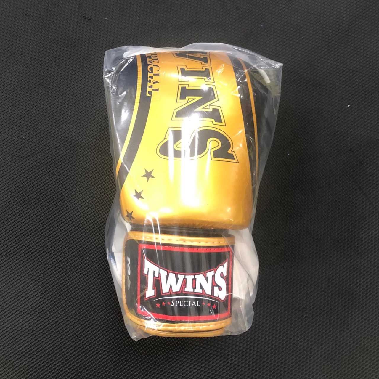 泰國 TWINS 真皮 拳套 10 OZ
