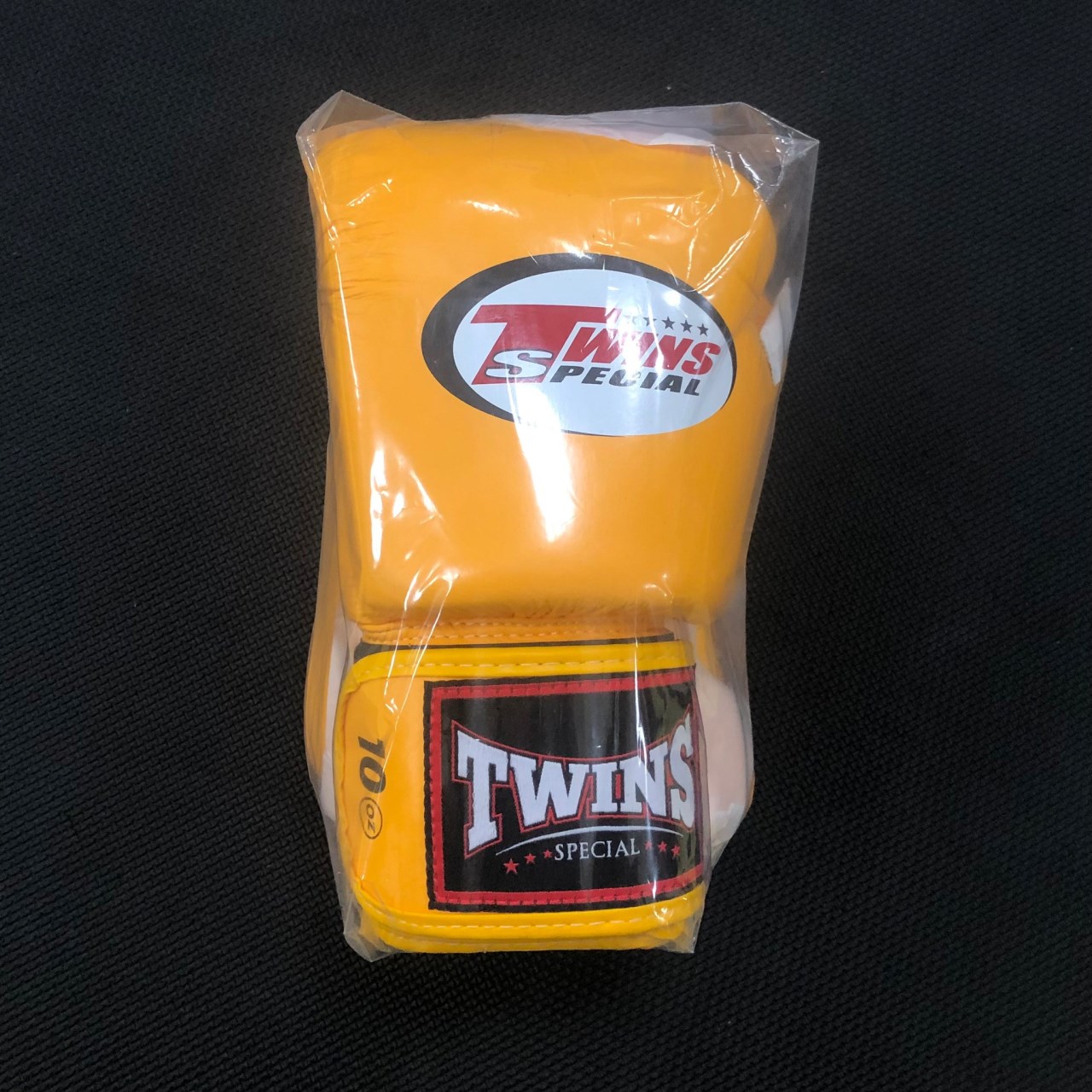泰國 TWINS 真皮 拳套 10 OZ