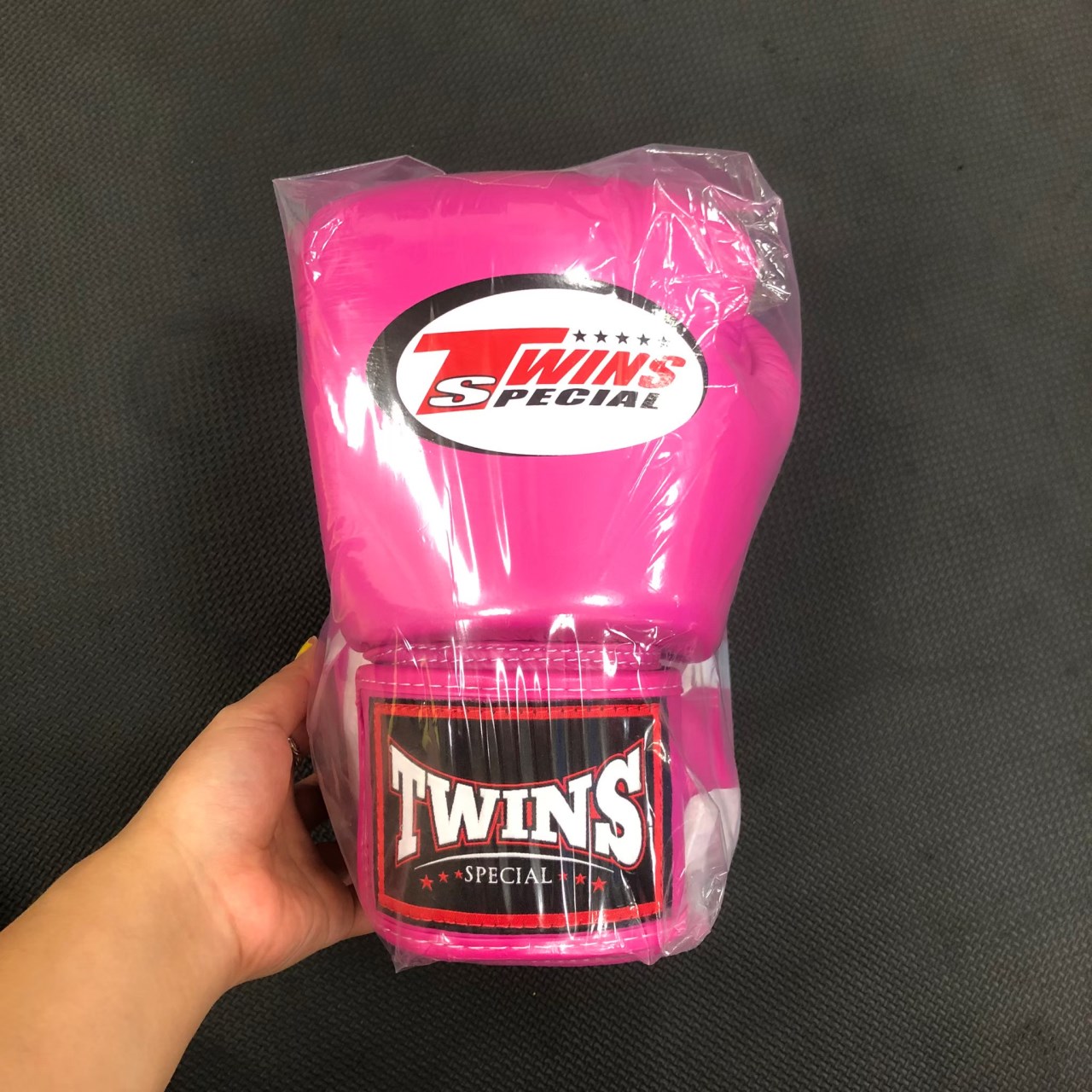 泰國 TWINS 真皮 拳套 10 OZ
