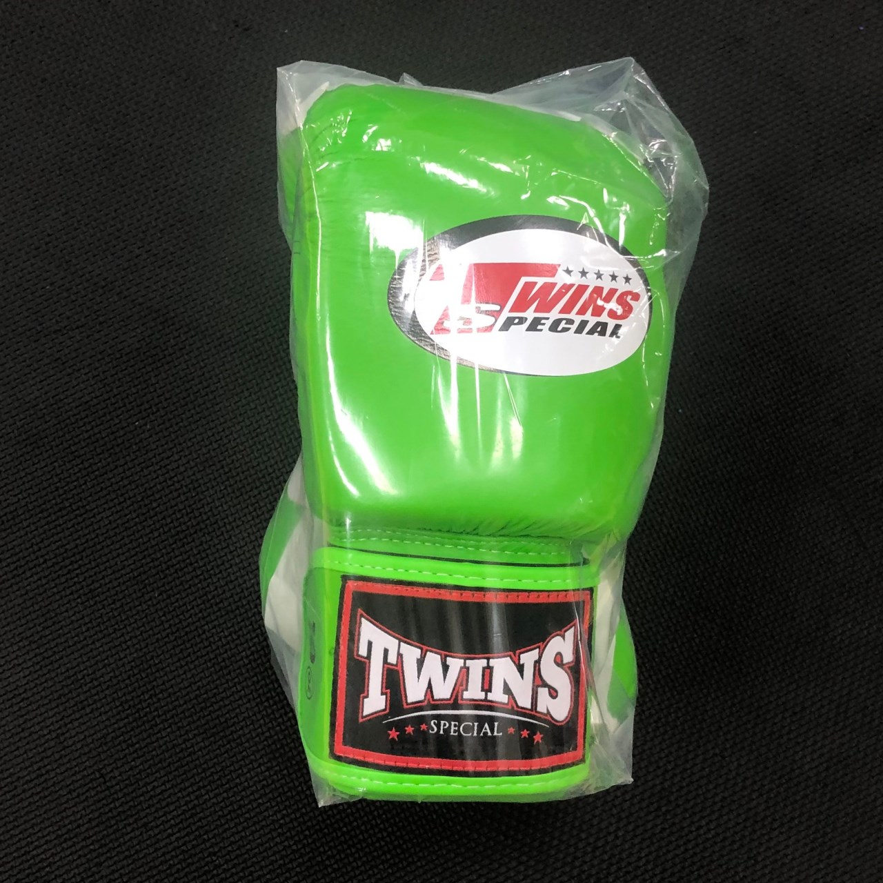 泰國 TWINS 真皮 拳套 10 OZ