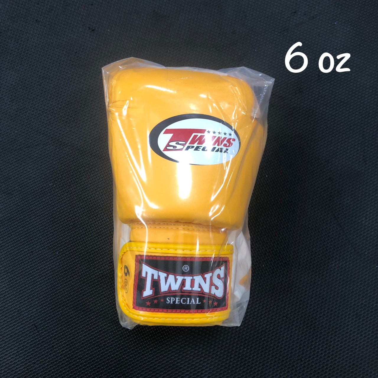 泰國 TWINS 真皮 拳套 6 OZ