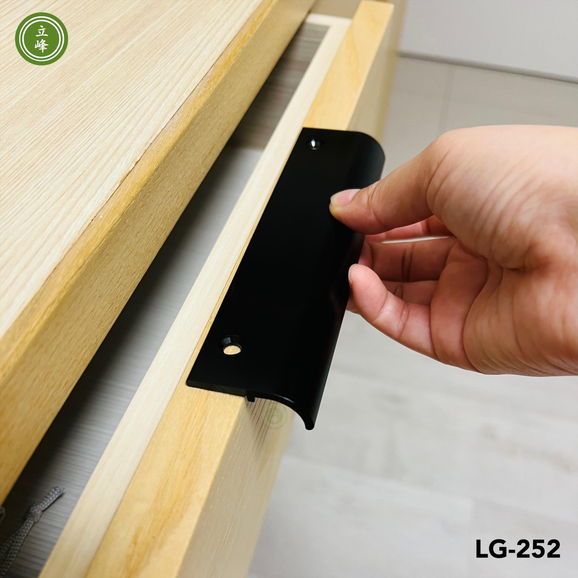 LG-252 L型 一片型把手【黑色】 