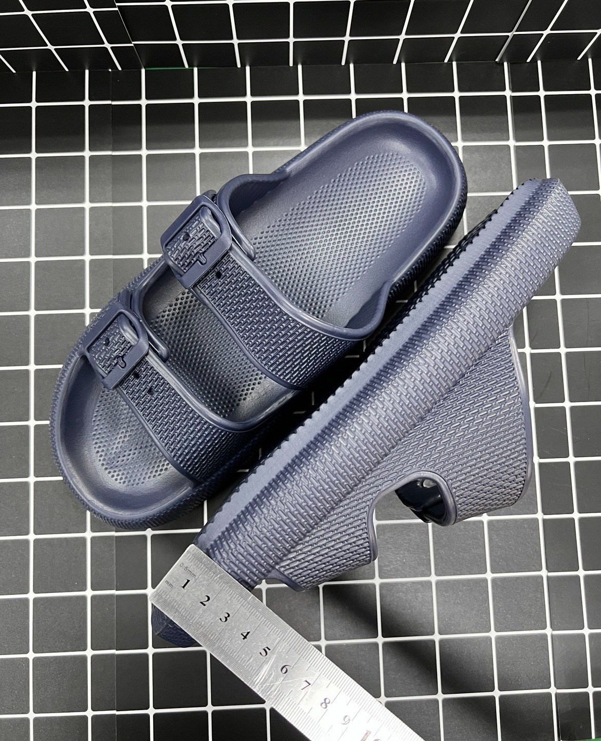 ZUCINO 情侶款拖鞋🎉 雙釦拖鞋超軟Q防水拖鞋  踩屎感 厚底 伯肯 拖鞋 超輕 涼鞋拖鞋 涼拖鞋 外出拖鞋 室內拖鞋 勃肯拖鞋 ZC2266