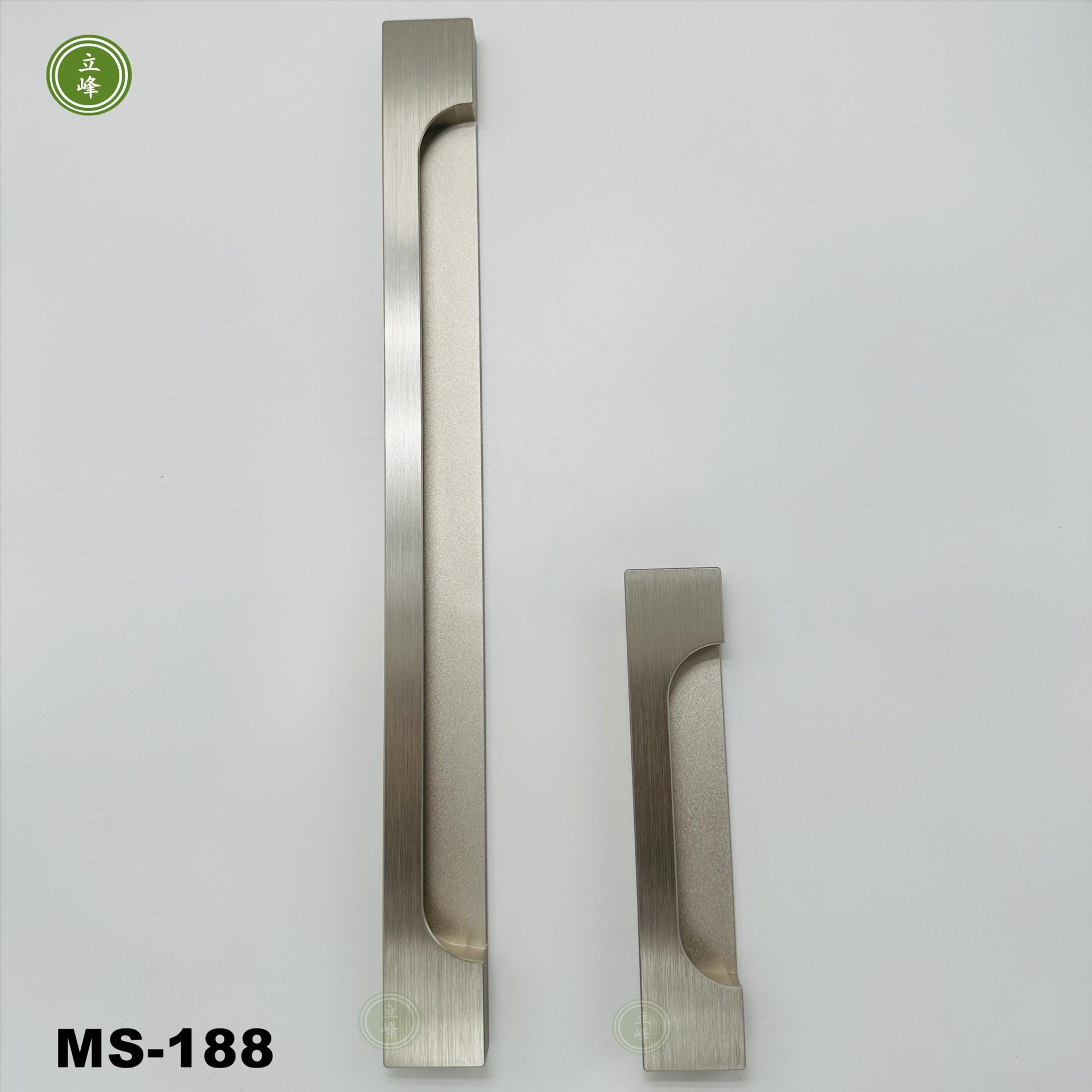 MS-188 霧銀