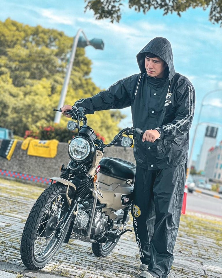 《遠古騎士》MOONEYES 騎士 兩件式 套裝 聯名 月亮眼睛 限量 雨衣 風衣 黑色款