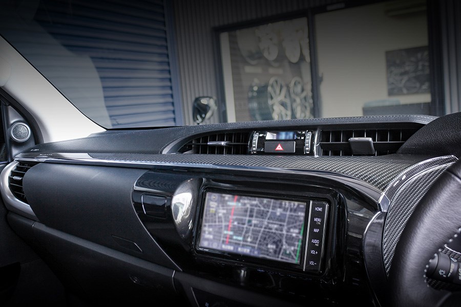 HILUX/Hilux ROJAM 碳貼花儀表板裝飾乘客側 2 件套
