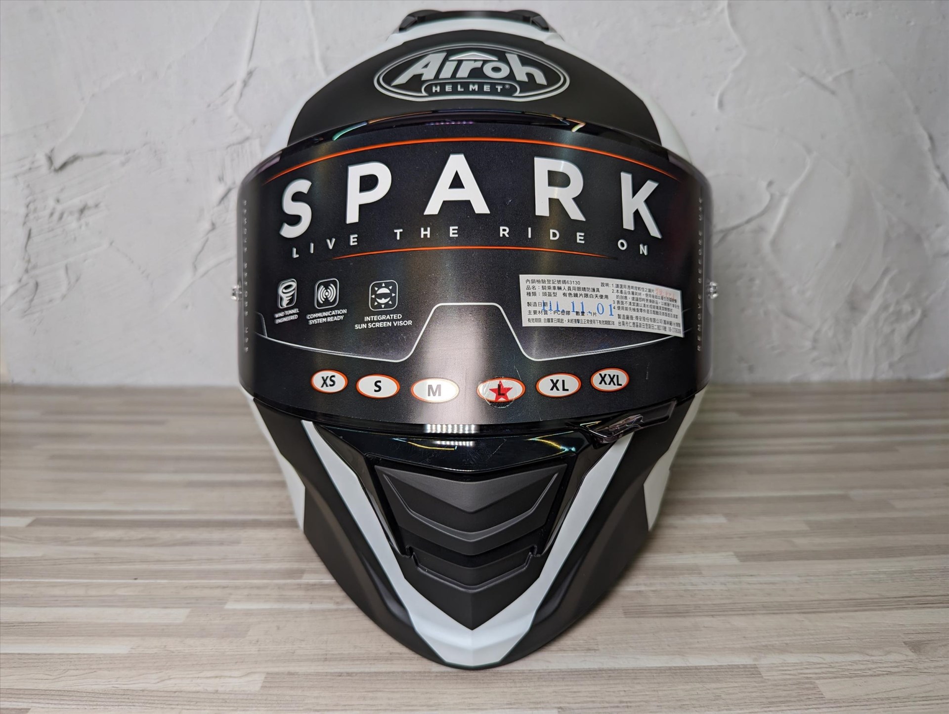 《遠古騎士》AIROH 義大利 SPARK #9 THRILL 消光黑/白 全罩帽 安全帽 墨片 通風
