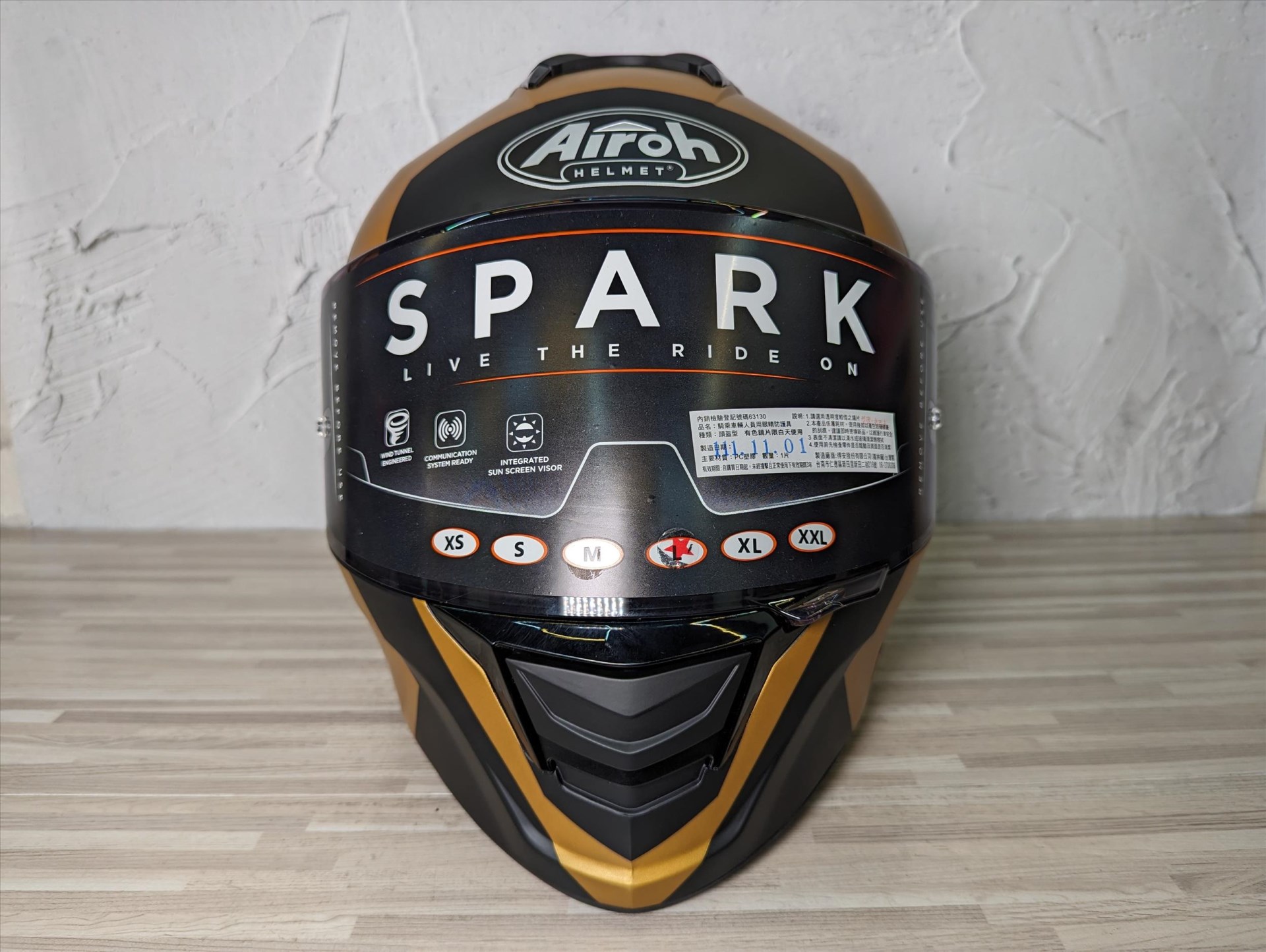 《遠古騎士》AIROH 義大利 SPARK #9 THRILL 消光黑/金 全罩帽 安全帽 墨片 通風