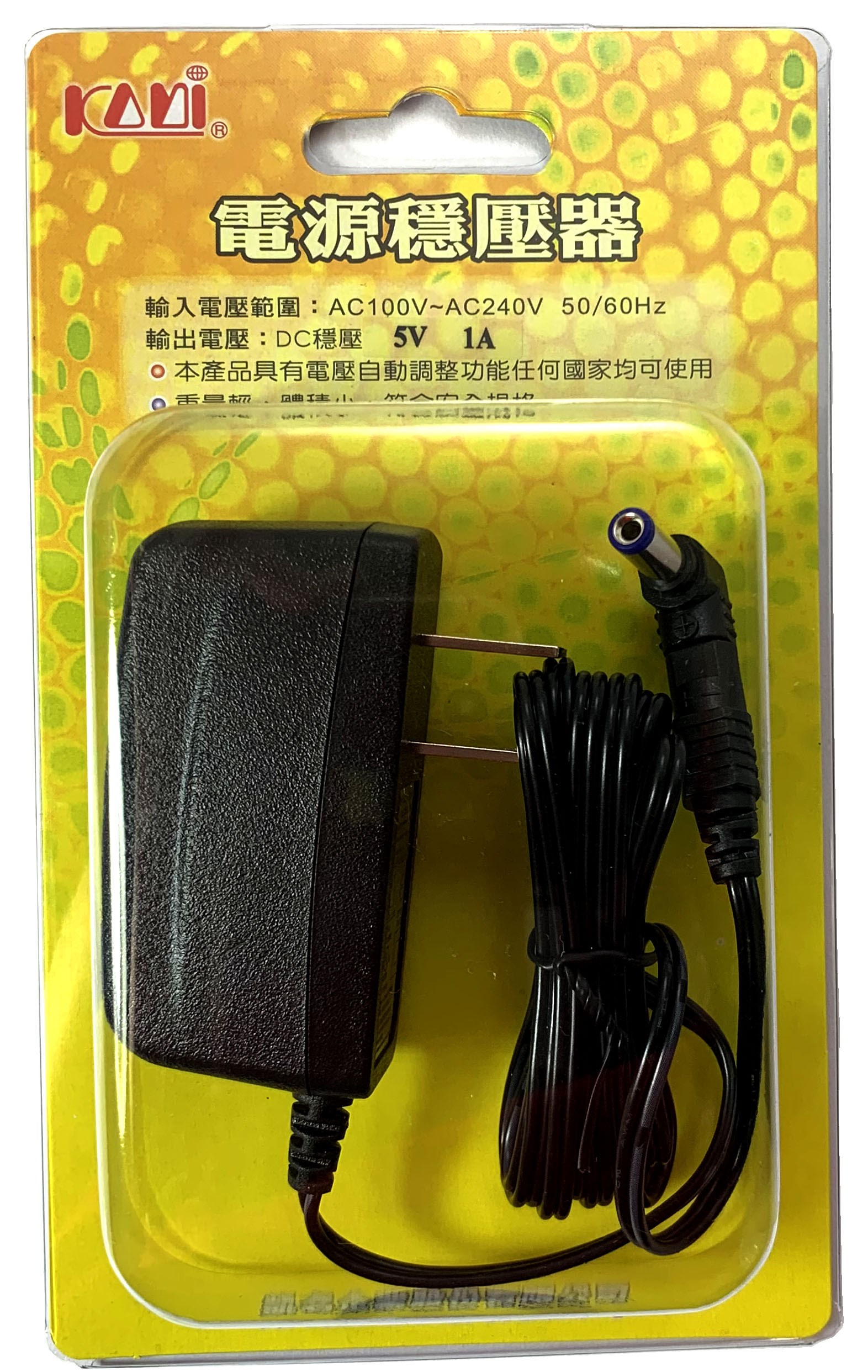 ➢ INPUT 輸入電壓：AC100-240V 50/60Hz     
➢ OUTPUT 輸出電壓：DC 5V1A   5W
➢ MODEL 型號 : DSA-6PFG-05FUS                    ◎ 轉接頭可替換