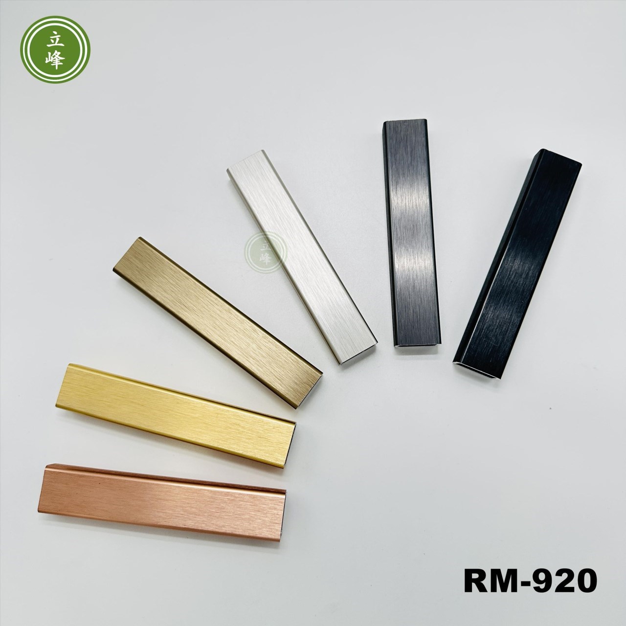 RM-920衣桿_鐵灰色