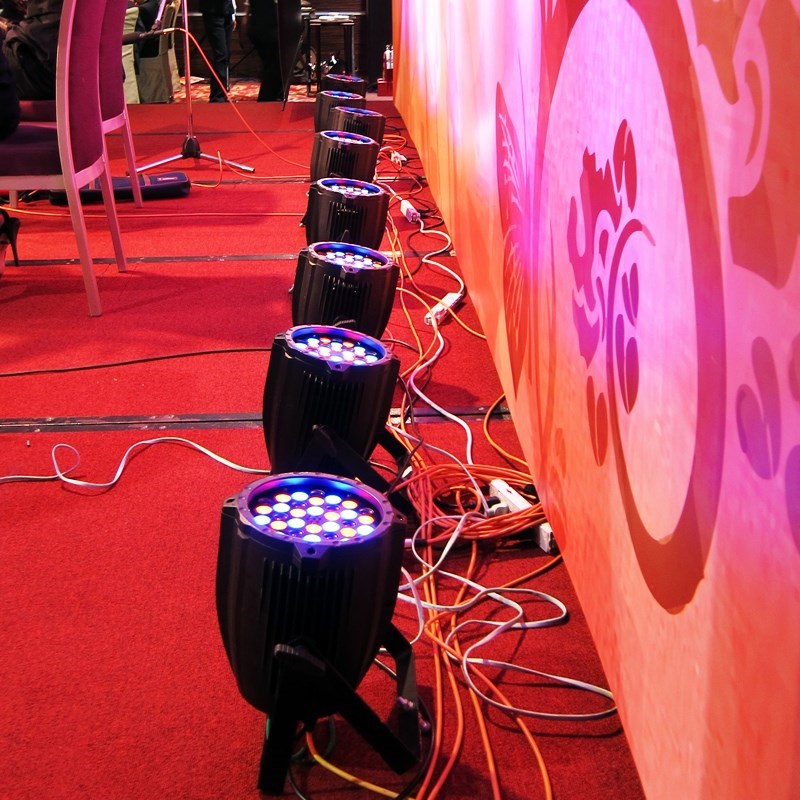 器材出租-LED PAR64染色效果燈出租(非販售)-日租每組4顆$1500/24h /多日優惠另洽