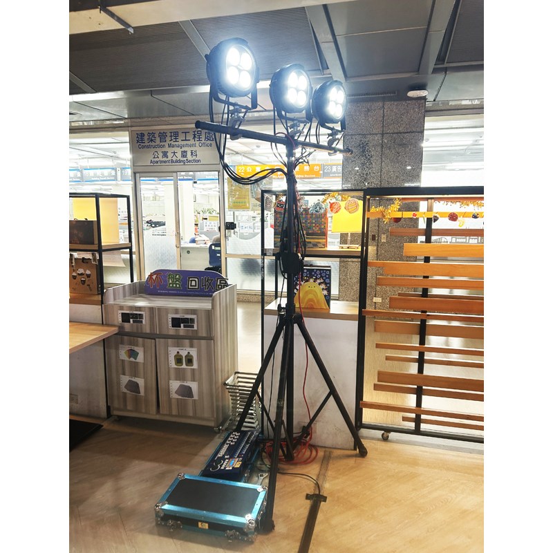 器材出租-LED PAR 面光燈200W/可調整色溫3200K-6500K(非販售)-日租每組6顆+控台+支架$3999/24h /多日優惠另洽