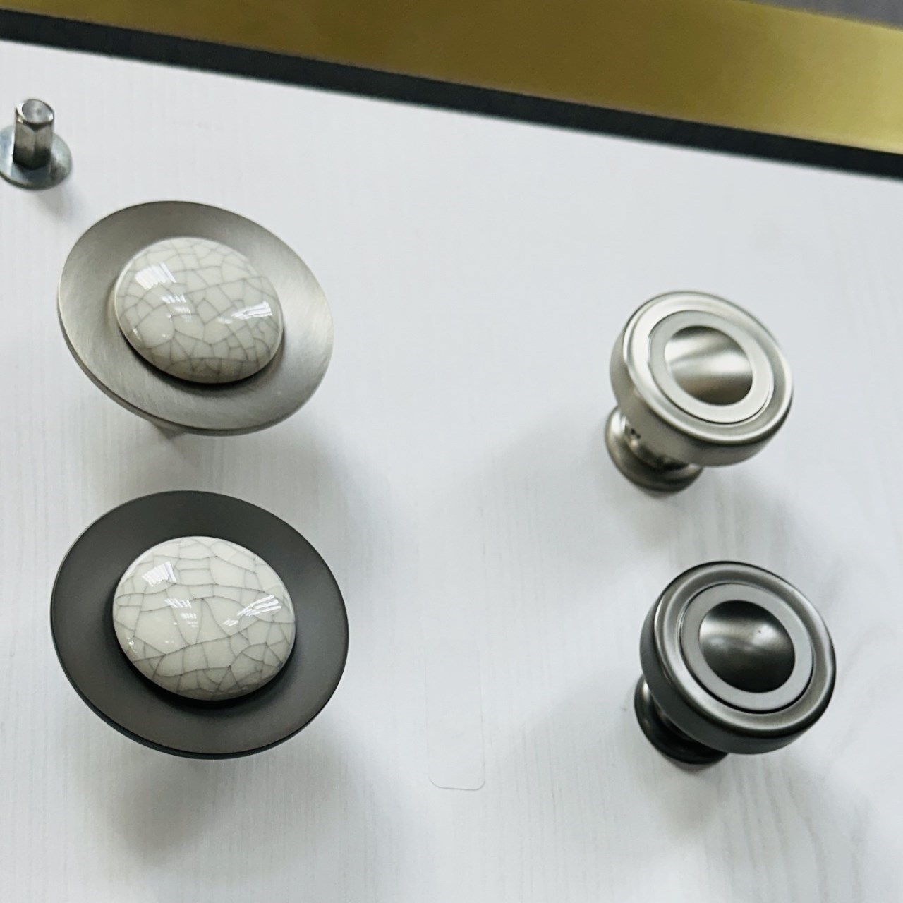 UH-CE660〈鐵灰+陶瓷〉正面鎖把手