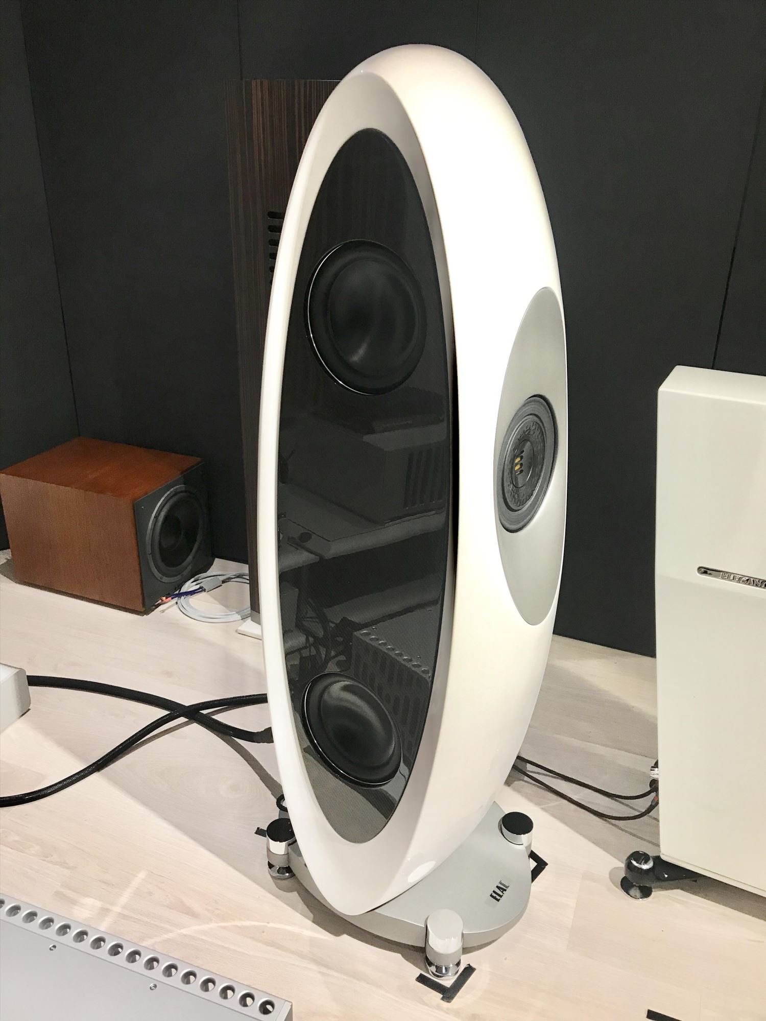 統元音響 ELAC Concentro M