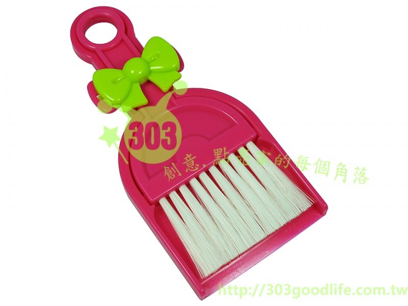 台灣製 RIBBON彩色蝴蝶節牆角細縫專用小掃把組   4582368131054