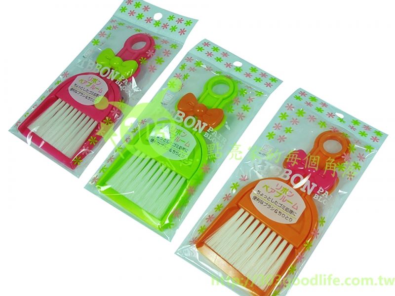台灣製 RIBBON彩色蝴蝶節牆角細縫專用小掃把組   4582368131054