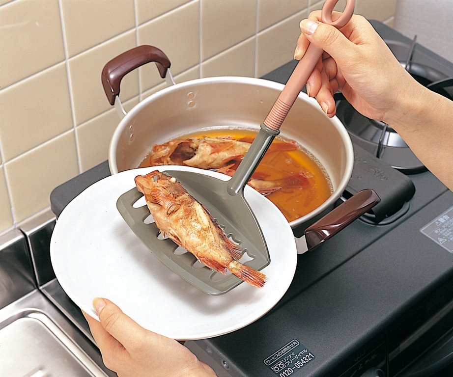 日本製  inomata魚煎匙    4905596116103
