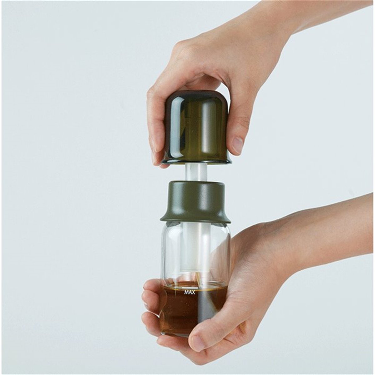 日本 HARIO  耐熱玻璃氣壓式噴油瓶60ml-黑  / -墨綠  