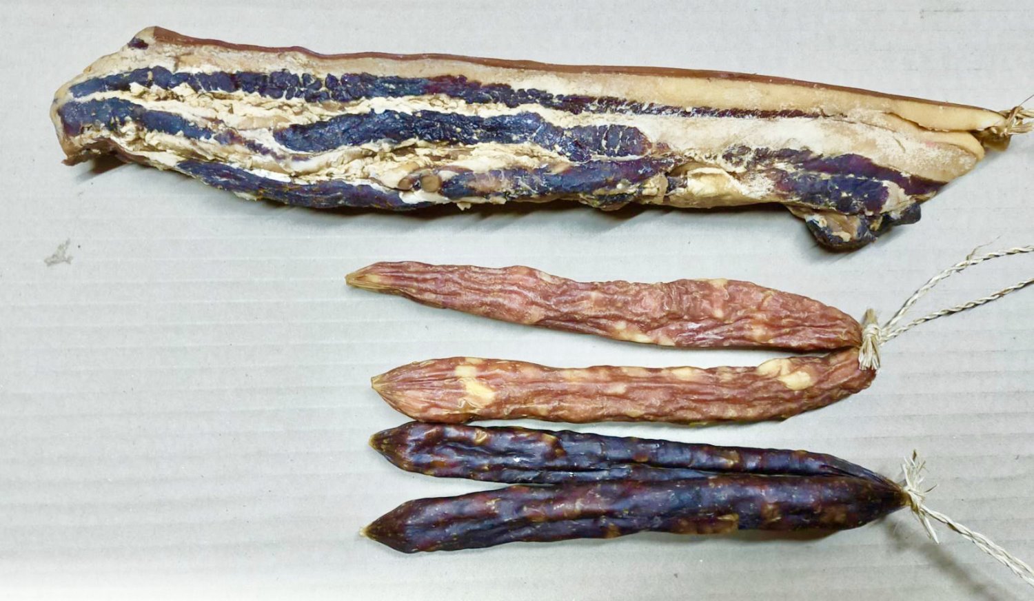 港式臘肉、臘腸、肝腸，#港式#煲仔飯#廣東臘味 推薦#年菜臘味 必備#港式臘味 蒸飯。台南、高雄、屏東皆可快速配送