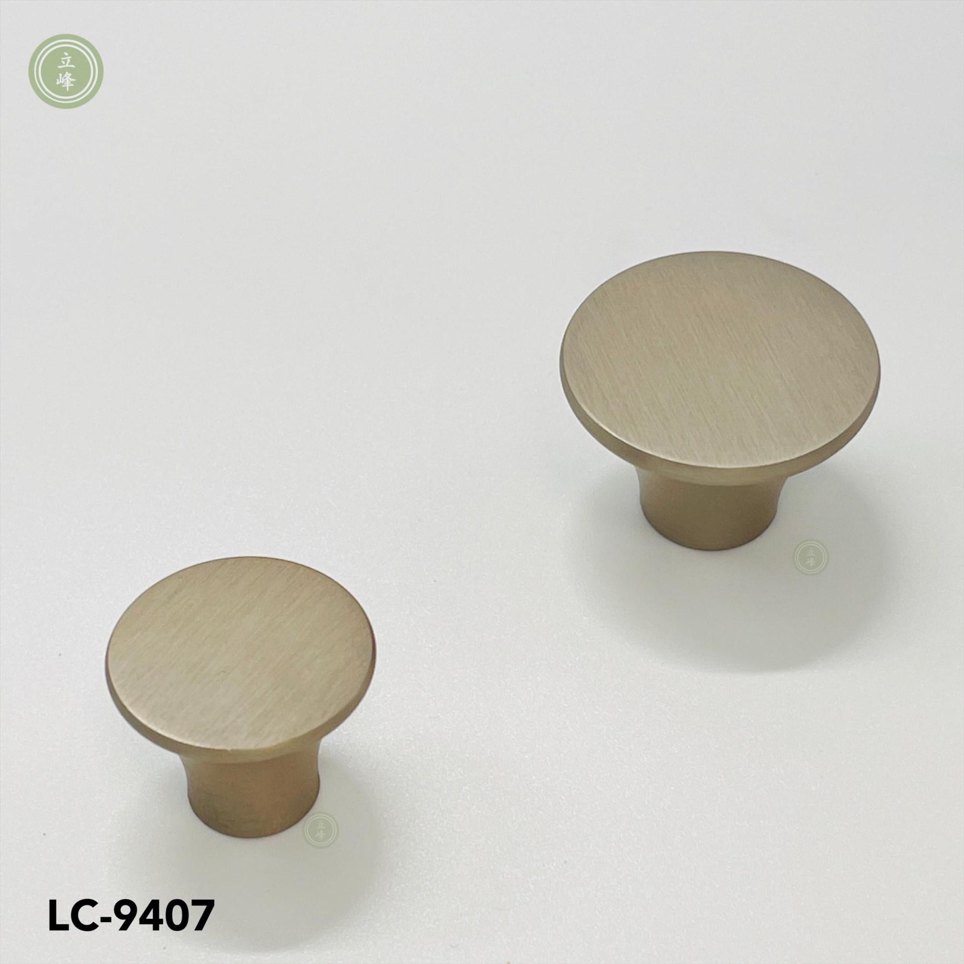 LC9407霧銀