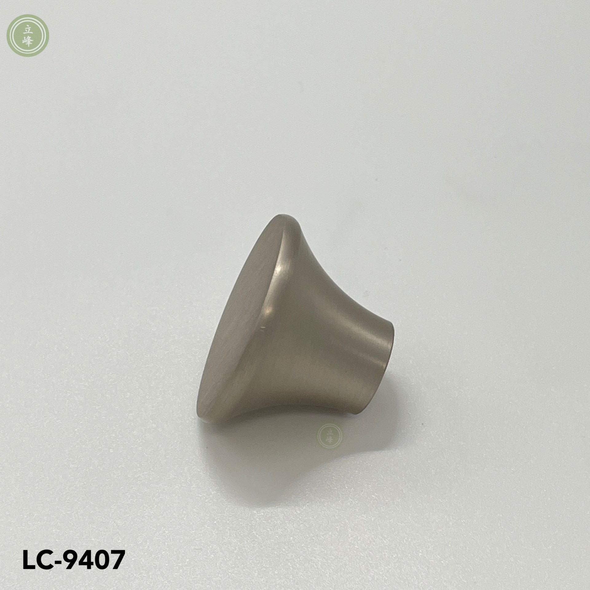 LC9407霧銀