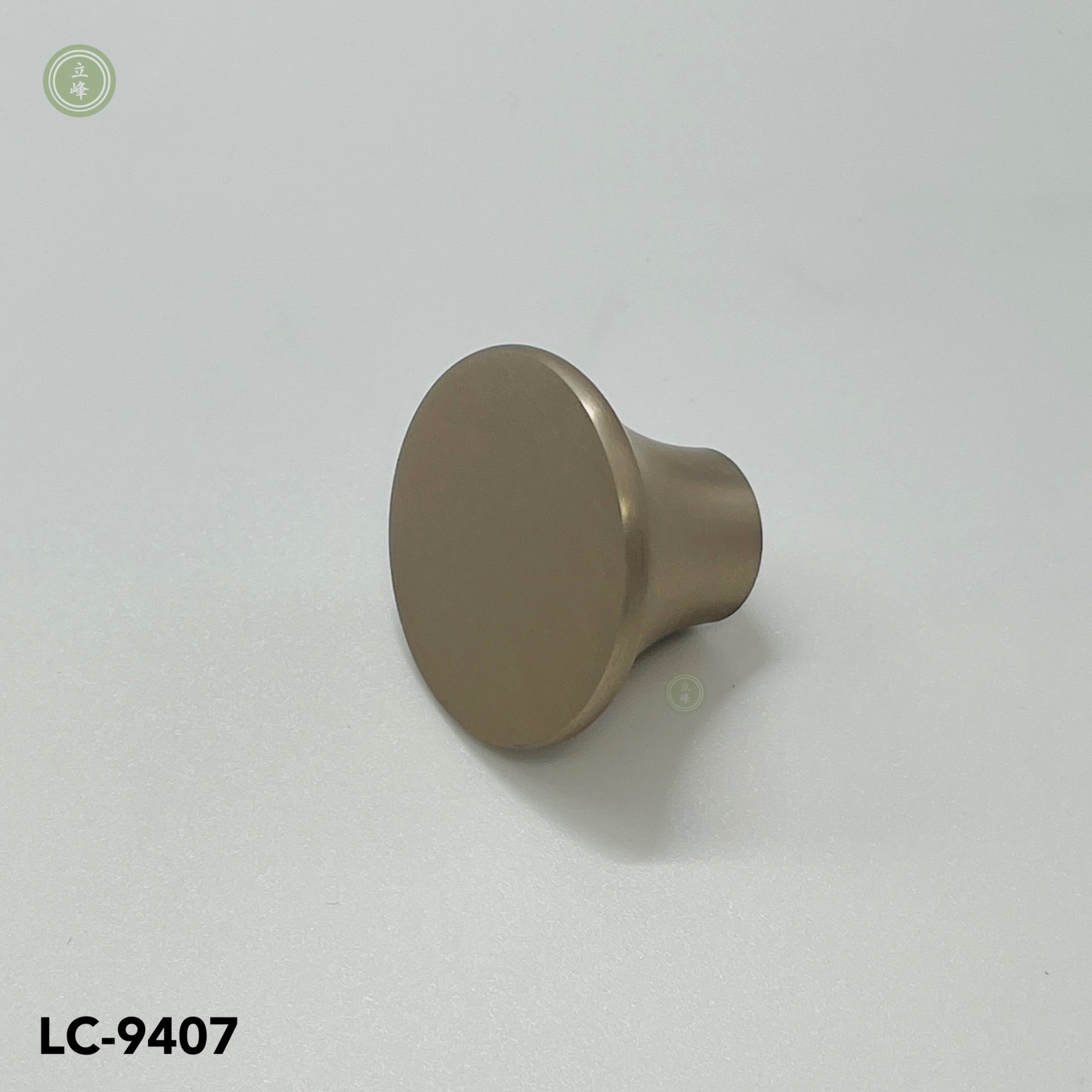 LC9407霧銀