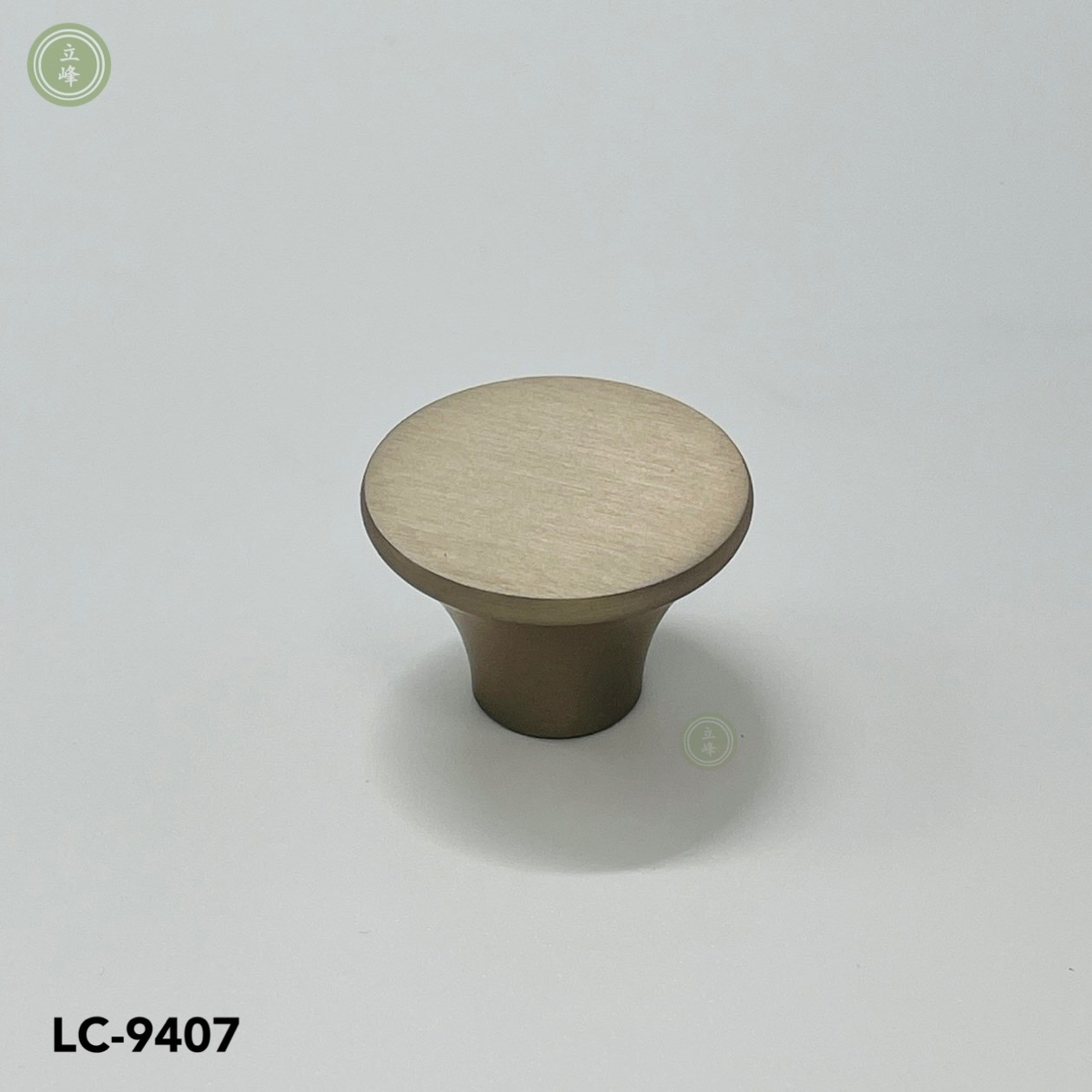 LC9407霧銀