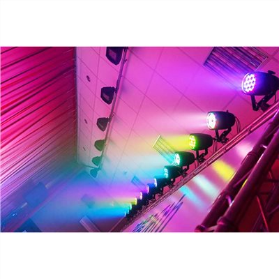 器材出租-LED PAR64染色效果燈出租工程(非販售)-依造施工距離及難易度報價(12支範例)