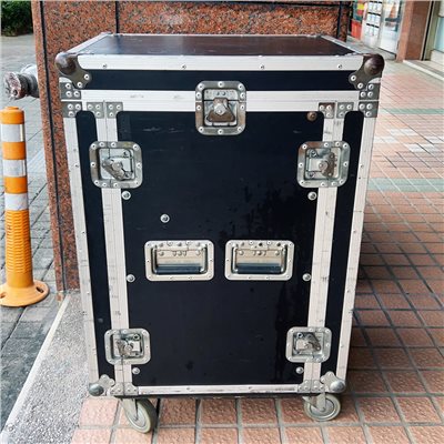中古器材出清-三開16U瑞克箱-限自取
