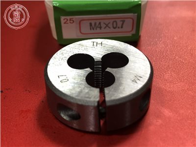 M4 x 0.7 TH 日本製 公制螺絲板 丸駒