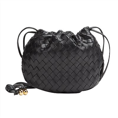 【BOTTEGA VENETA 寶緹嘉 】651905經典編織小羊皮The Mini Bulb系列迷你束繩斜背手提包(黑色)