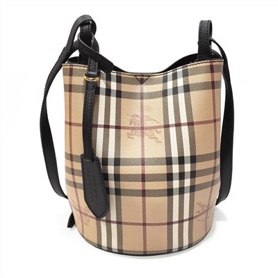 【BURBERRY 】40571581 經典格紋Haymarket PVC皮革飾邊水桶款肩背/斜背包(黑色)