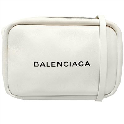 【Balenciaga 】489812 經典EVERYDAY系列品牌字母烙印小牛皮相機斜背包(白色-S號)