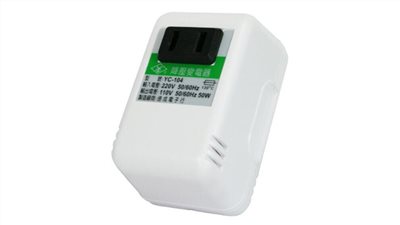YC-104  台灣製 YC 降壓器 變壓器 220V轉110V 50W