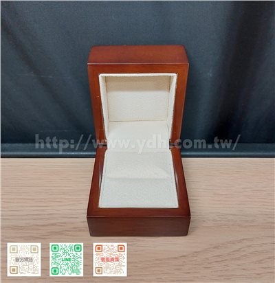 胡桃木戒指盒