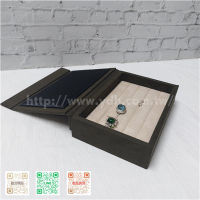 12x18公分磁鐵蓋戒指收納盒(黑鈦絲/麂皮)