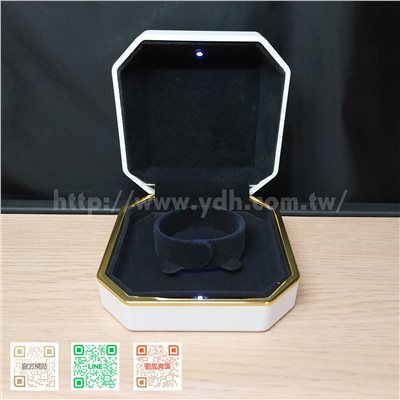 LED白烤漆+C手鐲盒