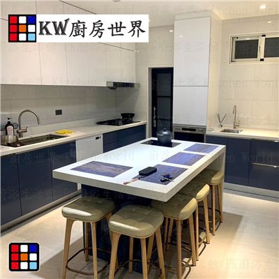 KW廚房世界，PK廚浴生活館，本公司專營：1.廚具規劃、設計(廚房整體設計)。8.廚房三機(熱水器、抽油煙機、瓦斯爐、烘碗機)