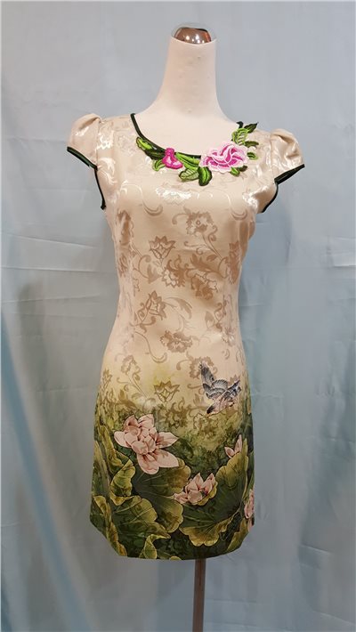 蝴蝶花草短旗袍