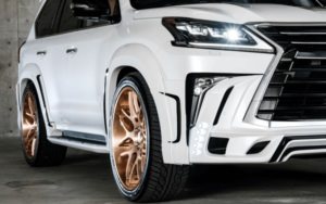 LX 570 側裙